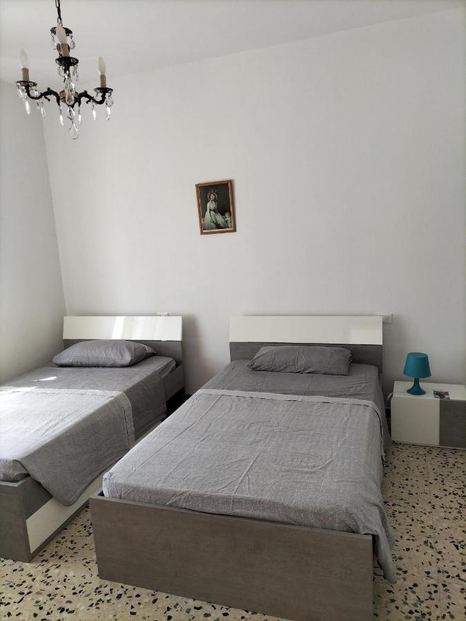 Bed and Breakfast Noemi & Julienne Spineda Экстерьер фото